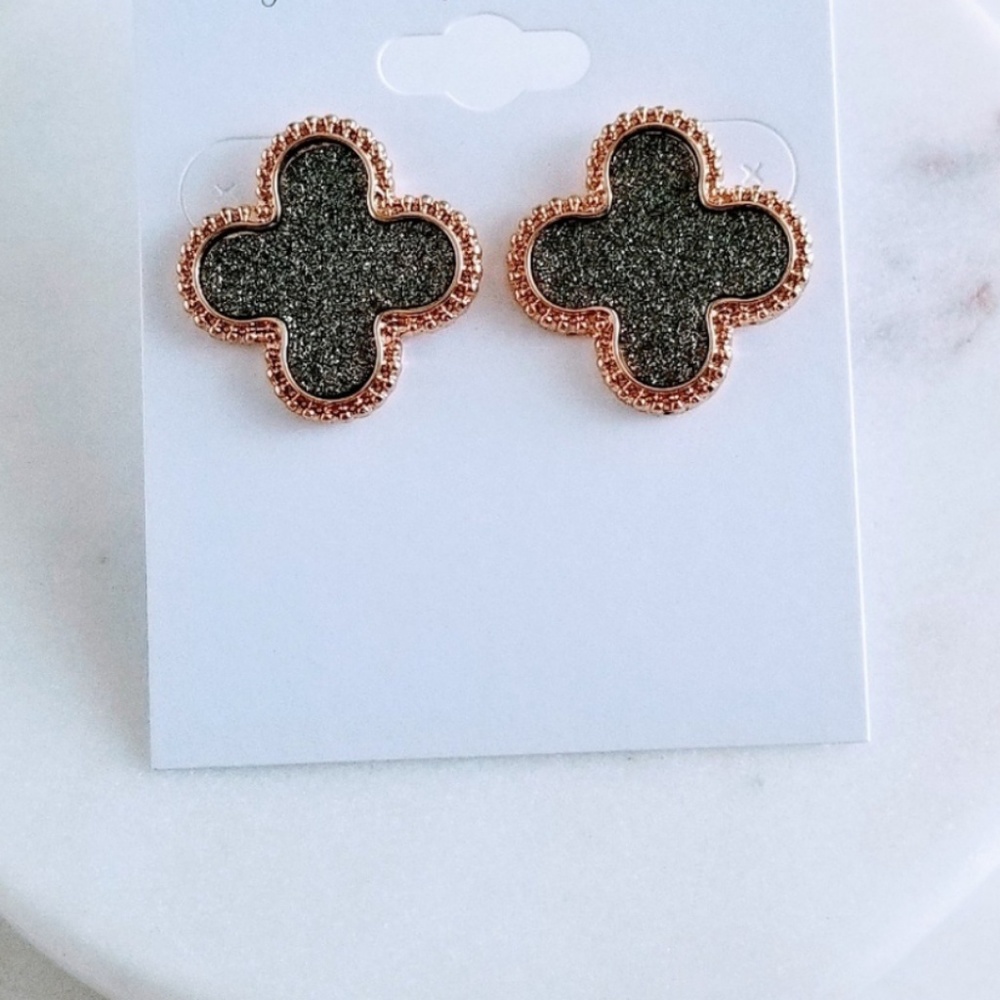 Lucky Four Leaf Clover Green Sparkle Earrings - Picture 1 of 1